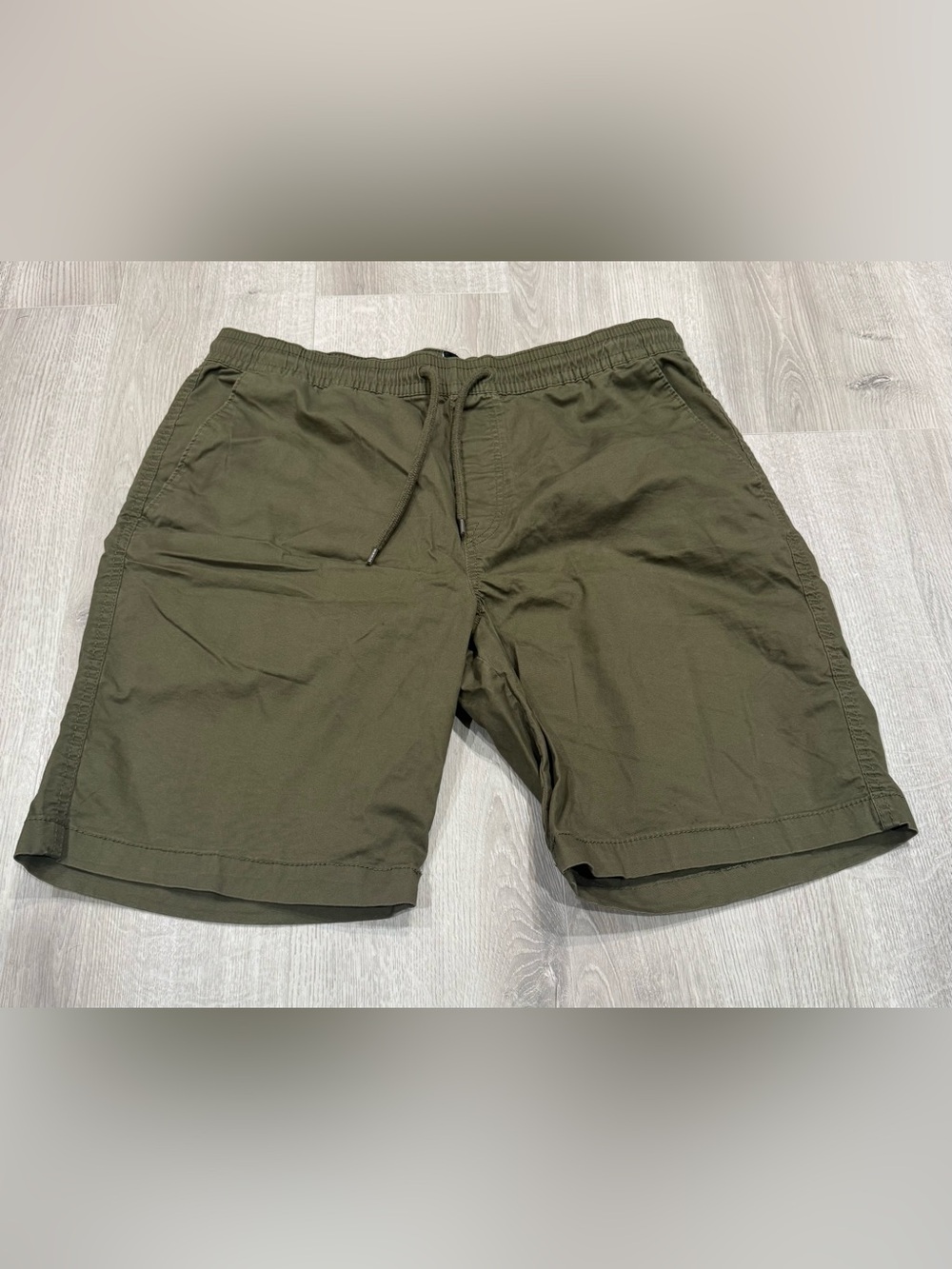 EUC Volcom | Olive Green | Elastic-Waist Shorts | Size XL